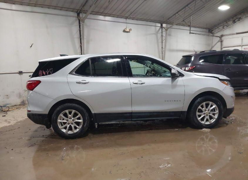 Photo 13 of 2019 Chevrolet Equinox LT (VIN 2GNAXTEV0K6236185)