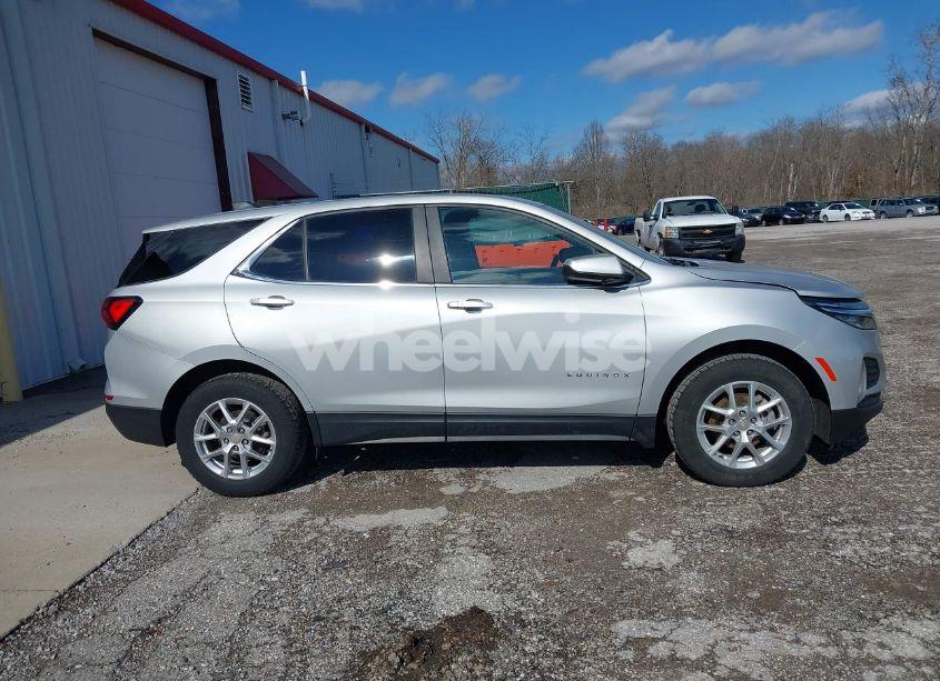 Photo 13 of 2022 Chevrolet Equinox AWD 2FL (VIN 2GNAXTEV0N6135510)