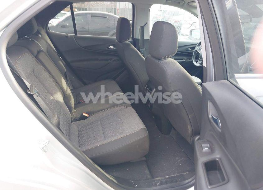 Photo 8 of 2022 Chevrolet Equinox AWD 2FL (VIN 2GNAXTEV0N6135510)