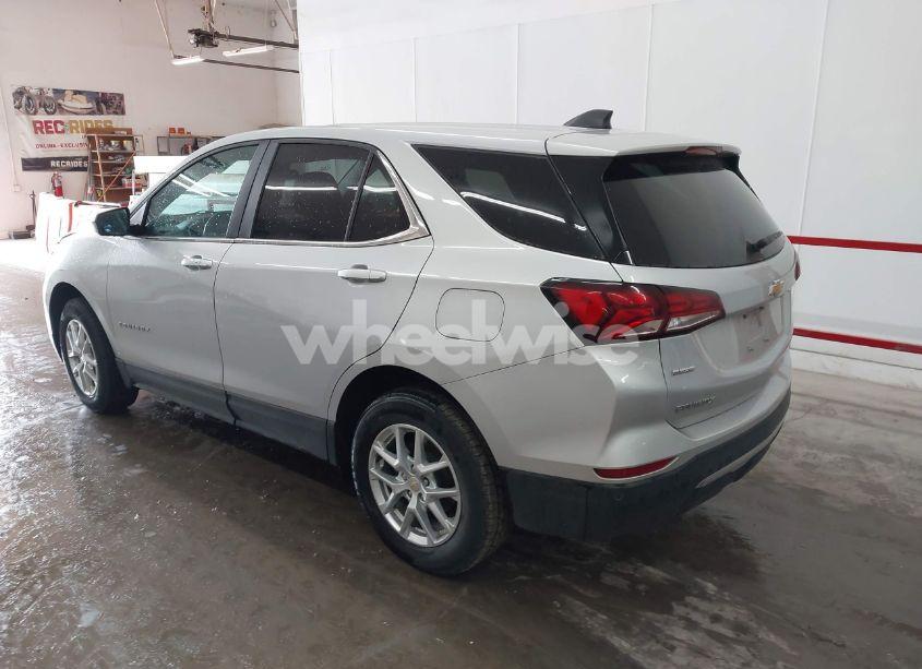 Photo 3 of 2022 Chevrolet Equinox AWD 2FL (VIN 2GNAXTEV1N6142093)