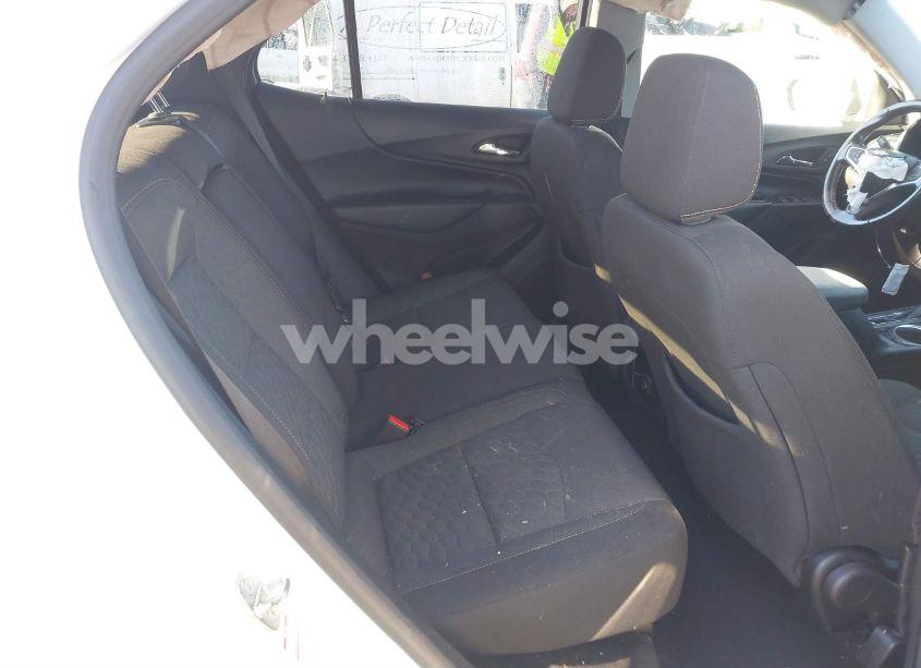 Photo 8 of 2019 Chevrolet Equinox LT (VIN 2GNAXTEV2K6210221)