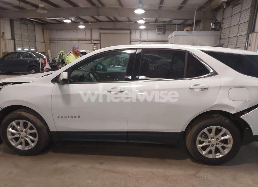 Photo 15 of 2019 Chevrolet Equinox LT (VIN 2GNAXTEV4K6166223)