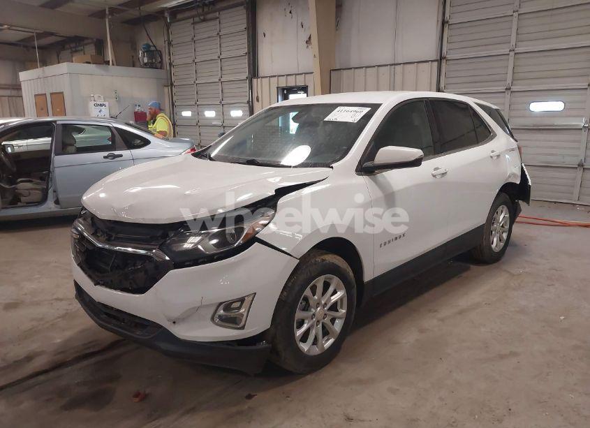 Photo 2 of 2019 Chevrolet Equinox LT (VIN 2GNAXTEV4K6166223)