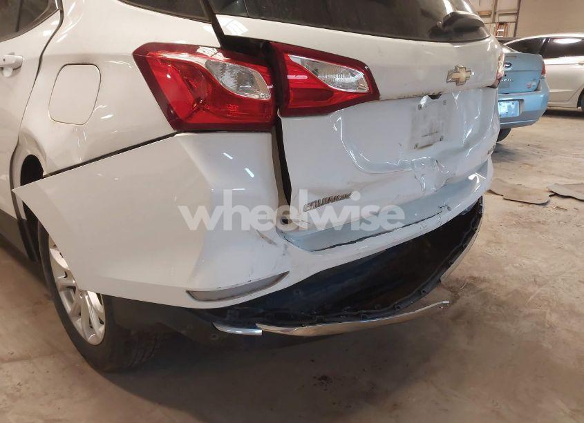 Photo 20 of 2019 Chevrolet Equinox LT (VIN 2GNAXTEV4K6166223)