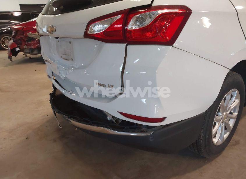 Photo 22 of 2019 Chevrolet Equinox LT (VIN 2GNAXTEV4K6166223)