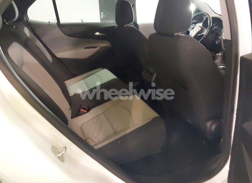 Photo 8 of 2019 Chevrolet Equinox LT (VIN 2GNAXTEV4K6166223)