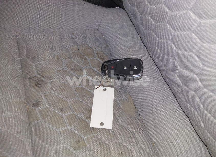 Photo 11 of 2019 Chevrolet Equinox LT (VIN 2GNAXTEV4K6290573)