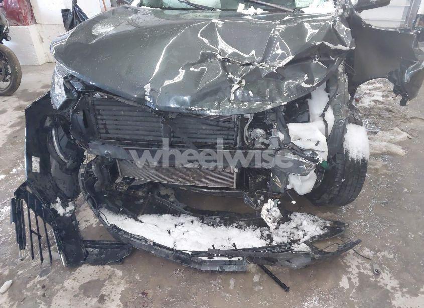 Photo 18 of 2019 Chevrolet Equinox LT (VIN 2GNAXTEV4K6290573)