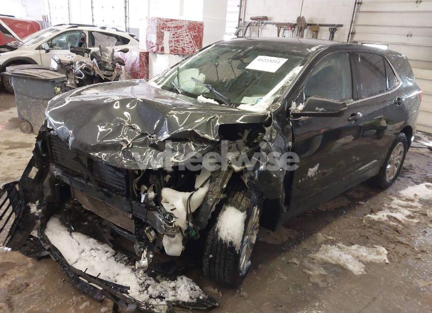 Photo 2 of 2019 Chevrolet Equinox LT (VIN 2GNAXTEV4K6290573)