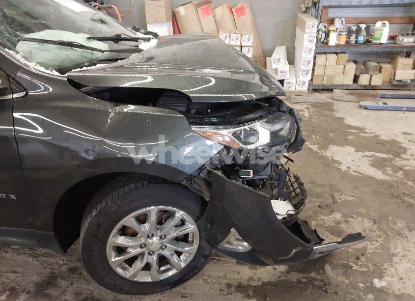 Photo 20 of 2019 Chevrolet Equinox LT (VIN 2GNAXTEV4K6290573)