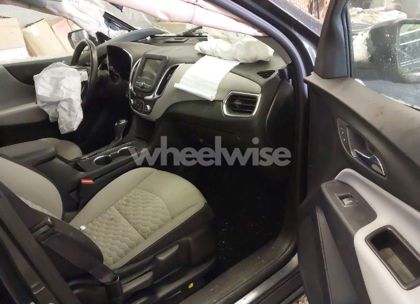 Photo 5 of 2019 Chevrolet Equinox LT (VIN 2GNAXTEV4K6290573)