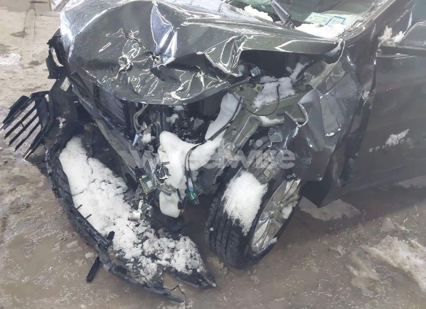 Photo 6 of 2019 Chevrolet Equinox LT (VIN 2GNAXTEV4K6290573)