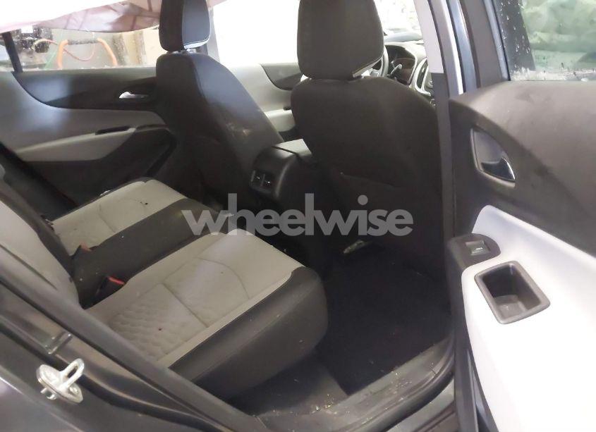 Photo 8 of 2019 Chevrolet Equinox LT (VIN 2GNAXTEV4K6290573)