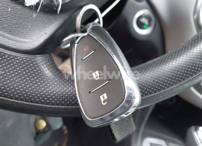 Photo 11 of 2020 Chevrolet Equinox AWD 2FL (VIN 2GNAXTEV4L6161430)