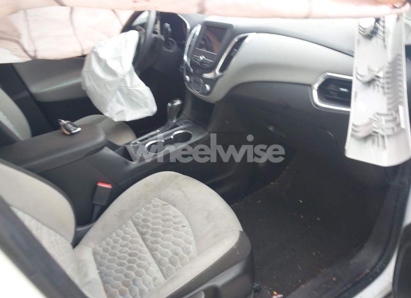 Photo 5 of 2019 Chevrolet Equinox LT (VIN 2GNAXTEV5K6190594)