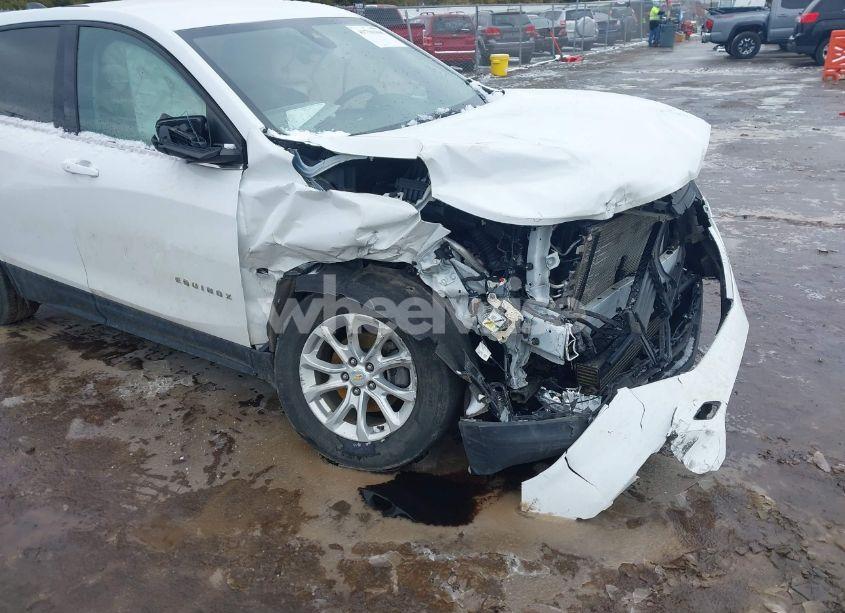 Photo 6 of 2019 Chevrolet Equinox LT (VIN 2GNAXTEV5K6190594)