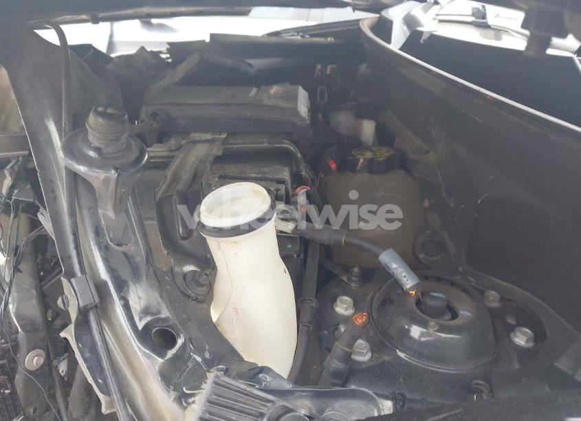 Photo 10 of 2019 Chevrolet Equinox LT (VIN 2GNAXTEV6K6190023)