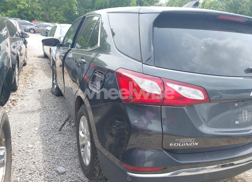 Photo 3 of 2019 Chevrolet Equinox LT (VIN 2GNAXTEV6K6190023)