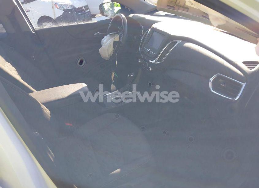 Photo 5 of 2020 Chevrolet Equinox AWD 2FL (VIN 2GNAXTEV6L6257804)