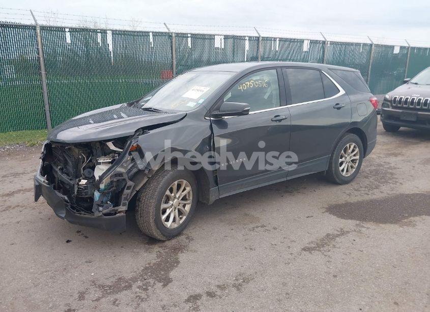 Photo 2 of 2019 Chevrolet Equinox LT (VIN 2GNAXTEV8K6152020)