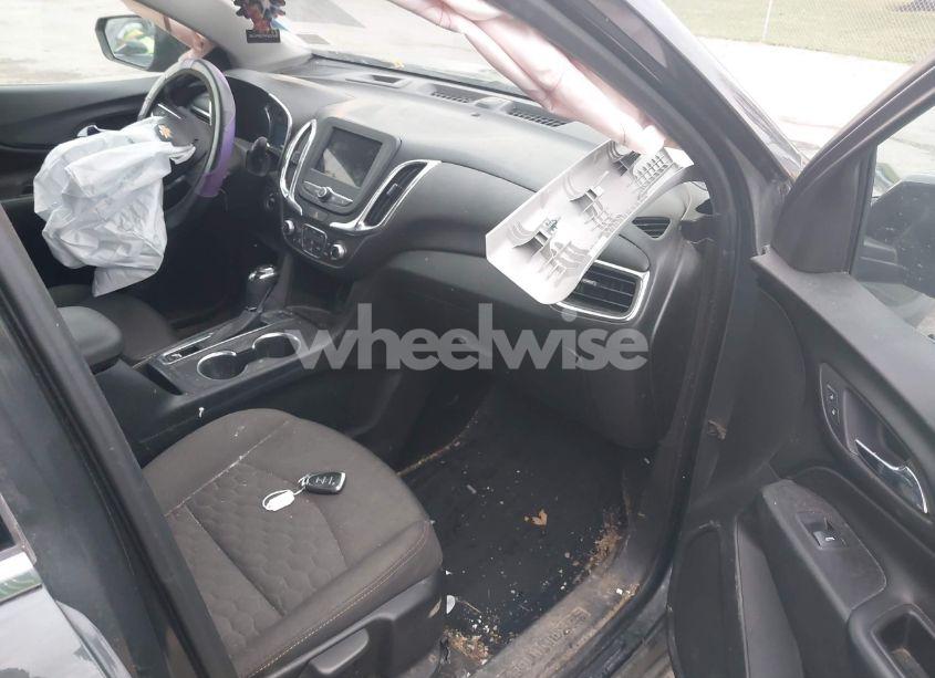 Photo 5 of 2019 Chevrolet Equinox LT (VIN 2GNAXTEV8K6152020)