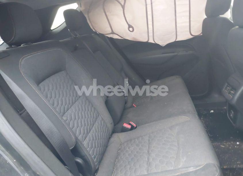 Photo 8 of 2019 Chevrolet Equinox LT (VIN 2GNAXTEV8K6152020)