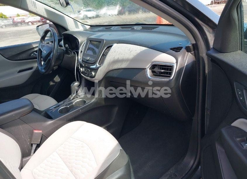 Photo 5 of 2019 Chevrolet Equinox LT (VIN 2GNAXTEV8K6249492)