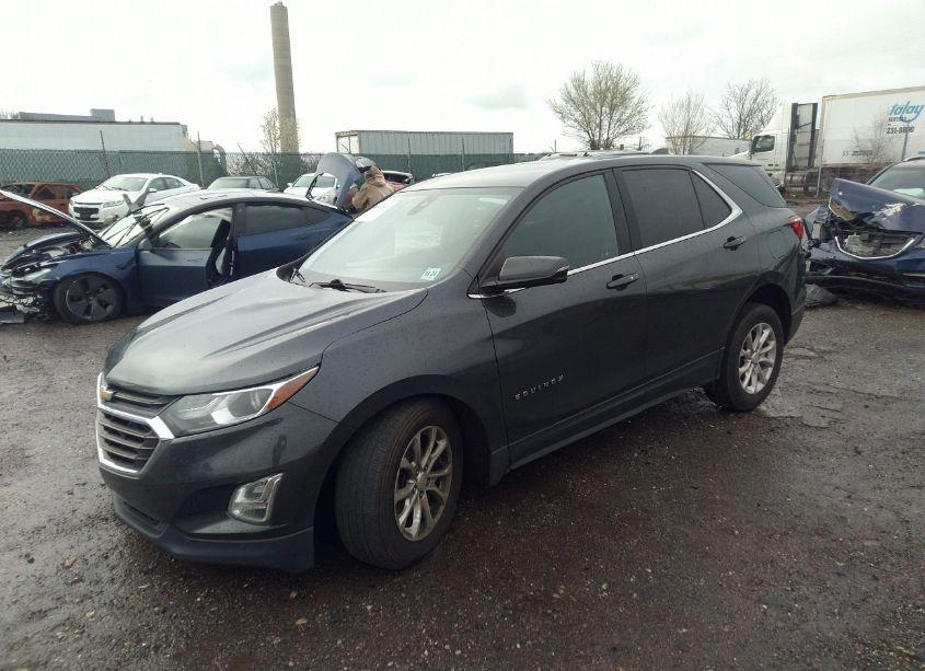 Photo 2 of 2019 Chevrolet Equinox LT (VIN 2GNAXTEV9K6242566)