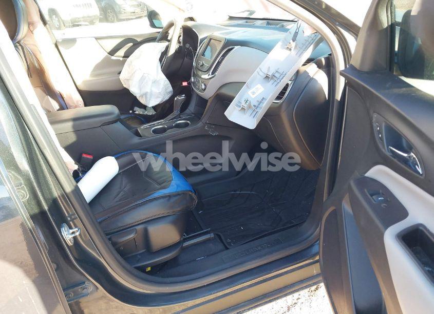 Photo 5 of 2020 Chevrolet Equinox AWD 2FL (VIN 2GNAXTEVXL6171704)