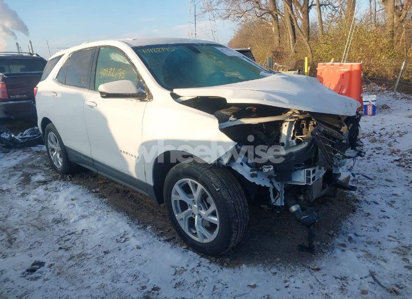 2018 Chevrolet Equinox LT (VIN 2GNAXTEX1J6177132) main photo