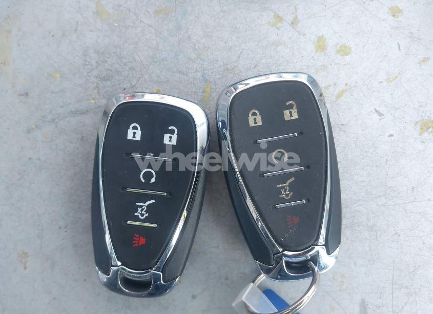 Photo 11 of 2018 Chevrolet Equinox LT (VIN 2GNAXTEX1J6177132)