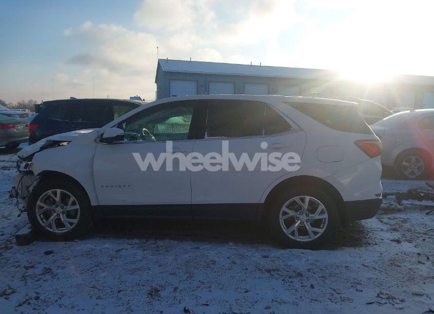 Photo 15 of 2018 Chevrolet Equinox LT (VIN 2GNAXTEX1J6177132)