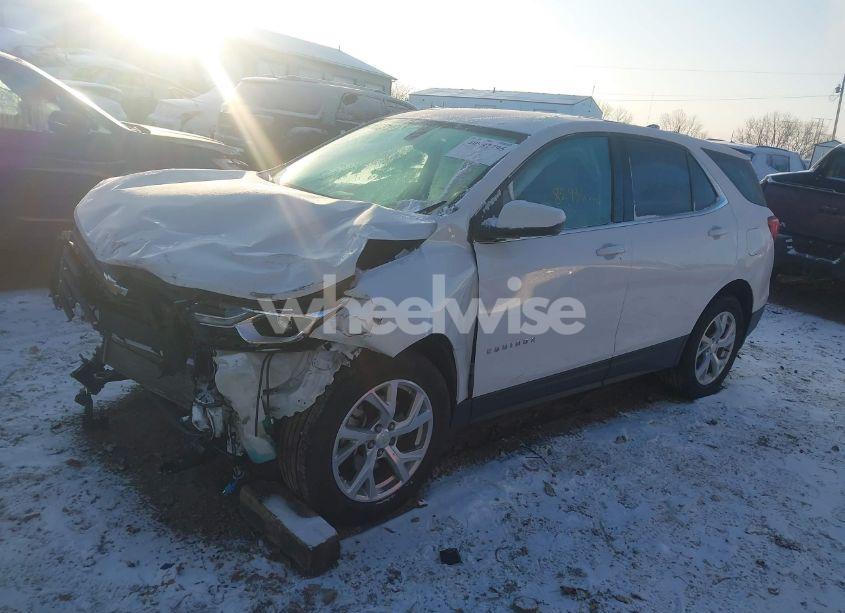 Photo 2 of 2018 Chevrolet Equinox LT (VIN 2GNAXTEX1J6177132)