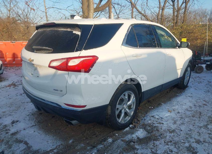 Photo 4 of 2018 Chevrolet Equinox LT (VIN 2GNAXTEX1J6177132)