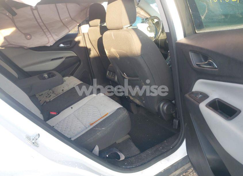 Photo 8 of 2018 Chevrolet Equinox LT (VIN 2GNAXTEX1J6177132)