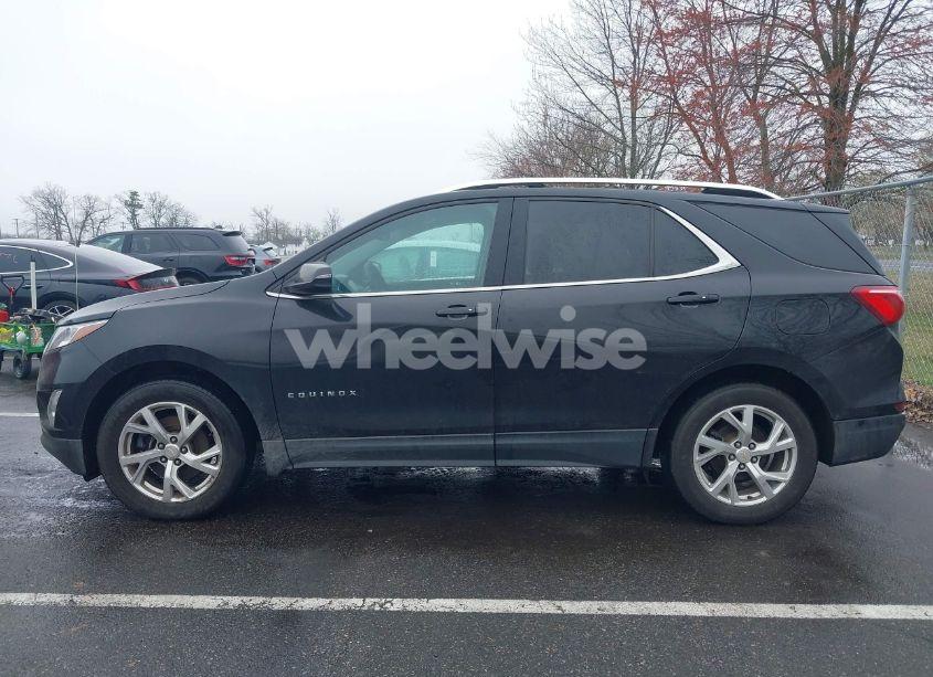 Photo 14 of 2018 Chevrolet Equinox LT (VIN 2GNAXTEX1J6249947)
