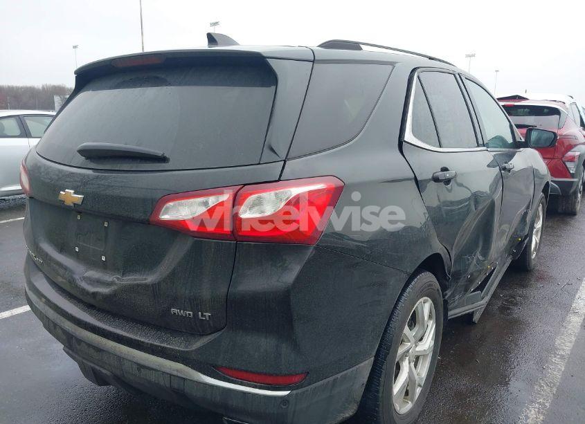 Photo 4 of 2018 Chevrolet Equinox LT (VIN 2GNAXTEX1J6249947)