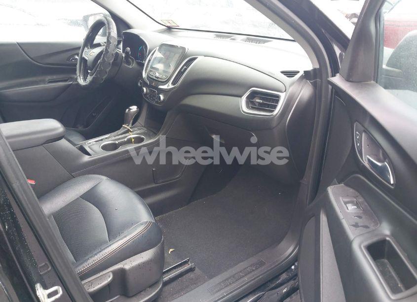 Photo 5 of 2018 Chevrolet Equinox LT (VIN 2GNAXTEX1J6249947)