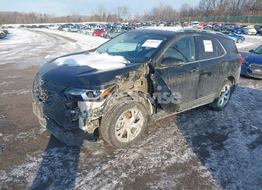 Photo 2 of 2018 Chevrolet Equinox LT (VIN 2GNAXTEX1J6318166)