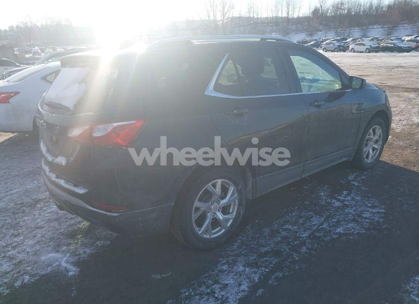 Photo 4 of 2018 Chevrolet Equinox LT (VIN 2GNAXTEX1J6318166)