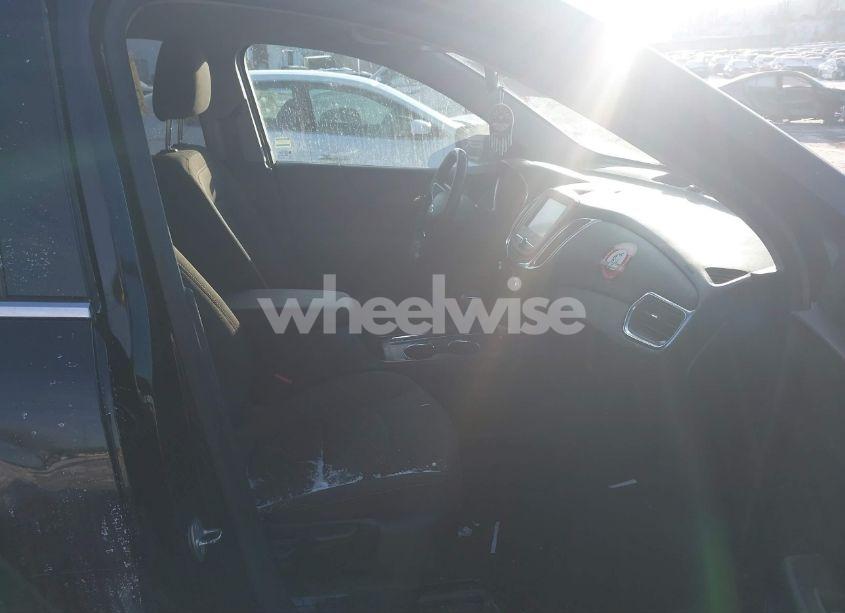 Photo 5 of 2018 Chevrolet Equinox LT (VIN 2GNAXTEX1J6318166)