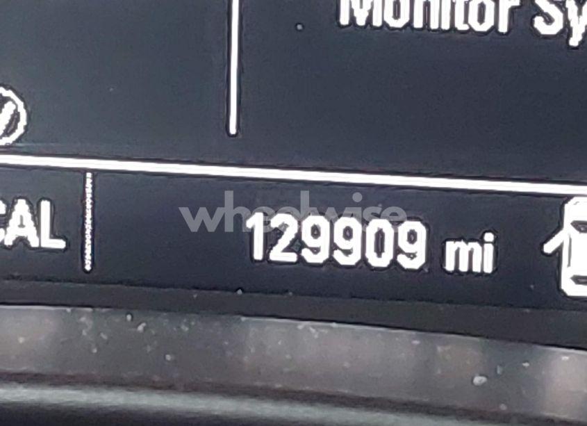 Photo 16 of 2018 Chevrolet Equinox LT (VIN 2GNAXTEX2J6209537)