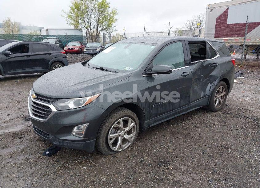 Photo 2 of 2018 Chevrolet Equinox LT (VIN 2GNAXTEX2J6209537)