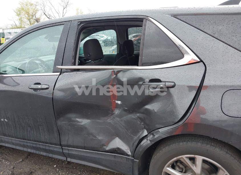 Photo 6 of 2018 Chevrolet Equinox LT (VIN 2GNAXTEX2J6209537)