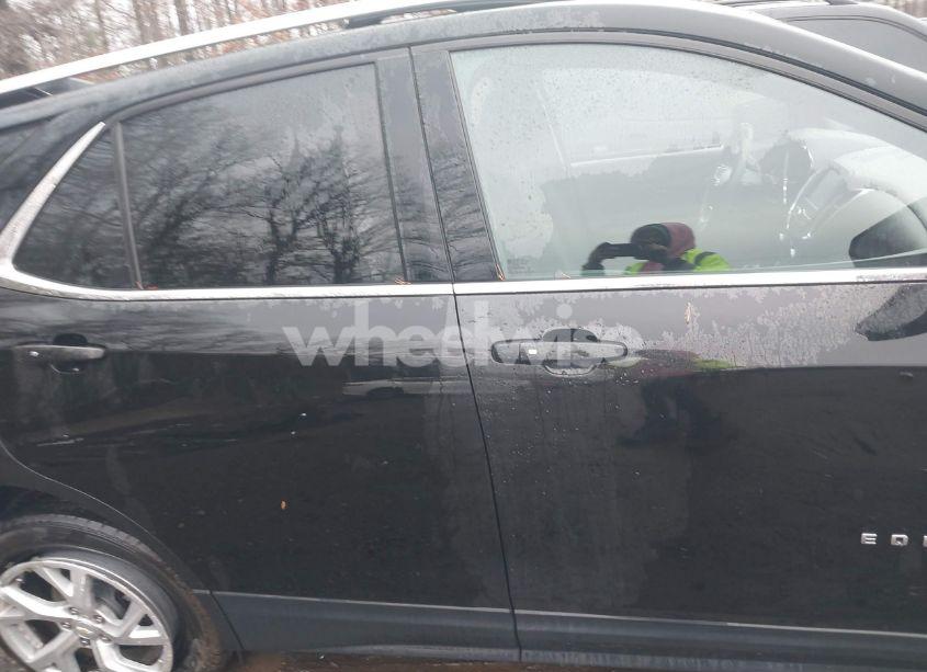 Photo 13 of 2018 Chevrolet Equinox LT (VIN 2GNAXTEX2J6334294)