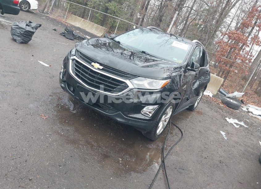 Photo 2 of 2018 Chevrolet Equinox LT (VIN 2GNAXTEX2J6334294)