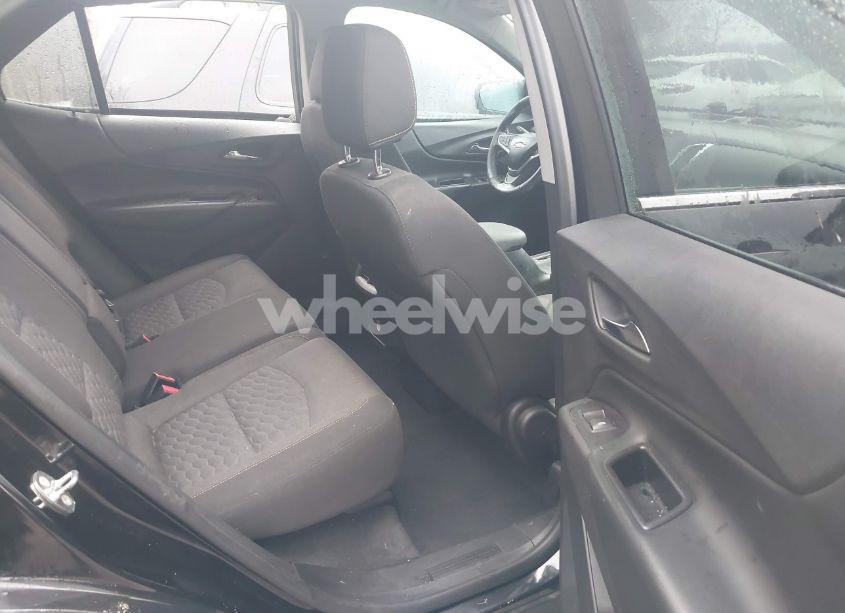 Photo 8 of 2018 Chevrolet Equinox LT (VIN 2GNAXTEX2J6334294)