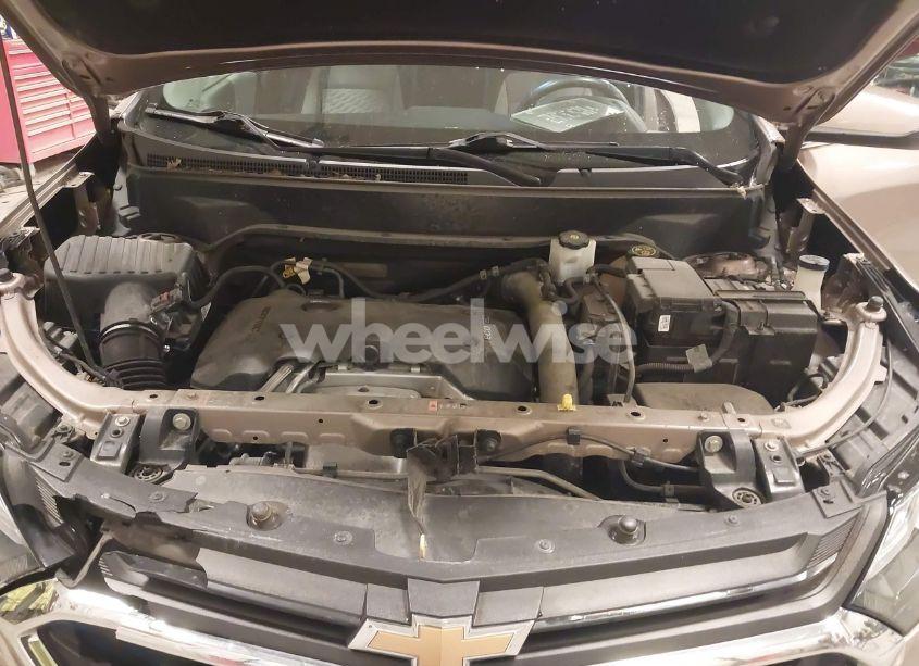 Photo 10 of 2018 Chevrolet Equinox LT (VIN 2GNAXTEX3J6179156)