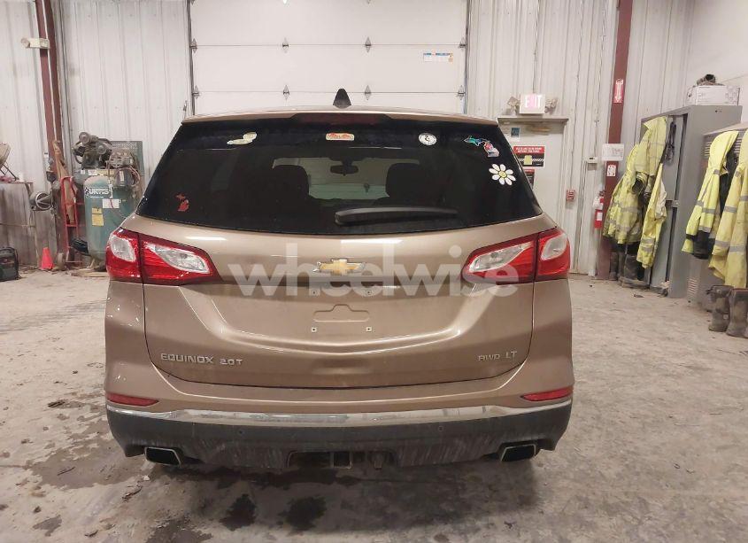 Photo 16 of 2018 Chevrolet Equinox LT (VIN 2GNAXTEX3J6179156)