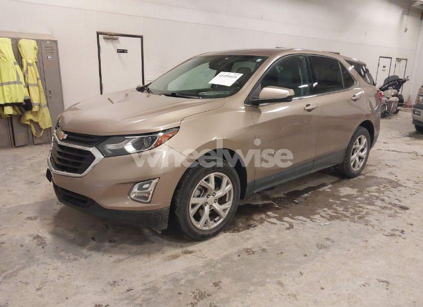 Photo 2 of 2018 Chevrolet Equinox LT (VIN 2GNAXTEX3J6179156)